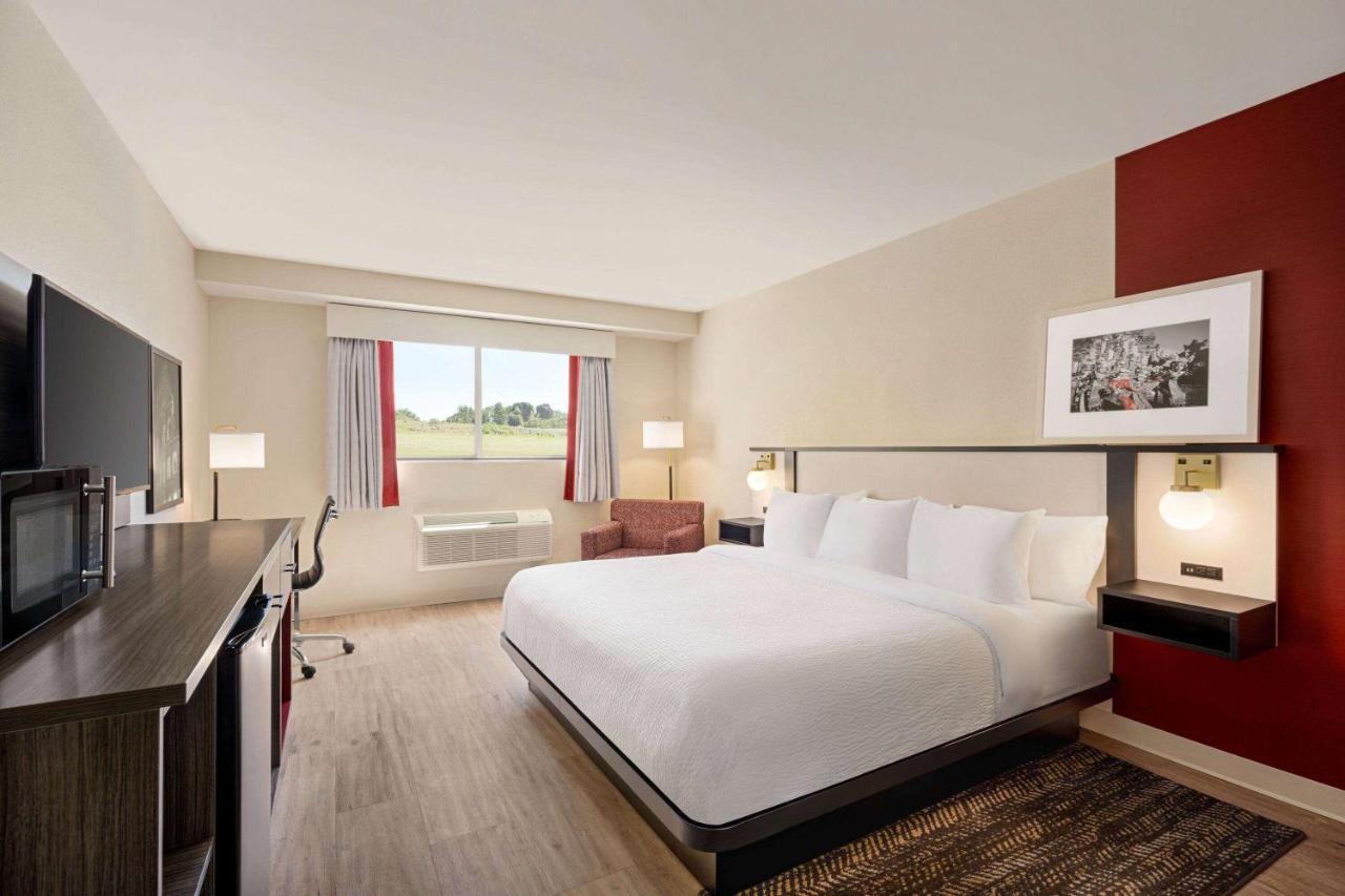 Ramada By Wyndham Allentown Bethlehem Exterior photo